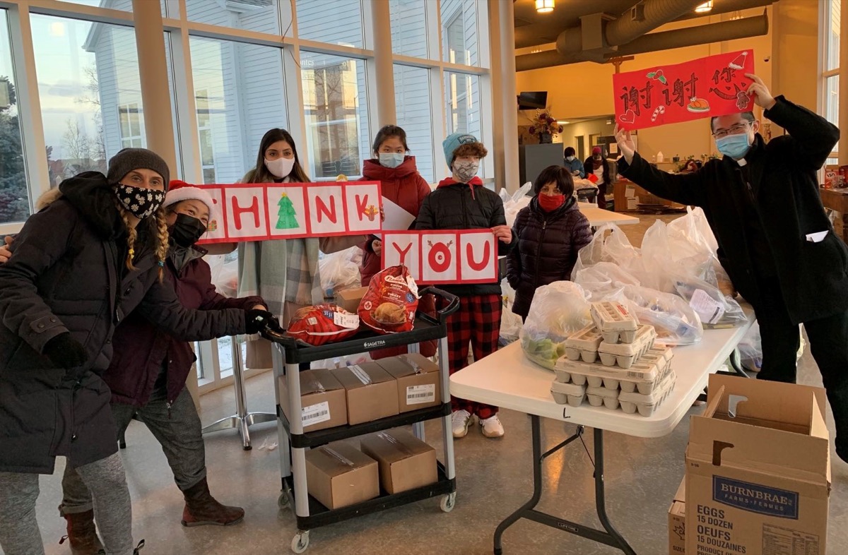 The Nourishing Neighbours team at St. Luke’s, Palermo gives thanks for the generosity of their community.